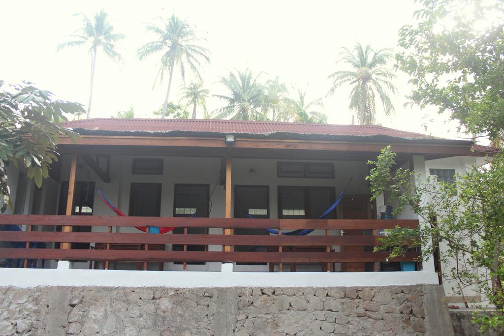 Treetop Guesthouse And Bungalows Sabang  Exterior photo